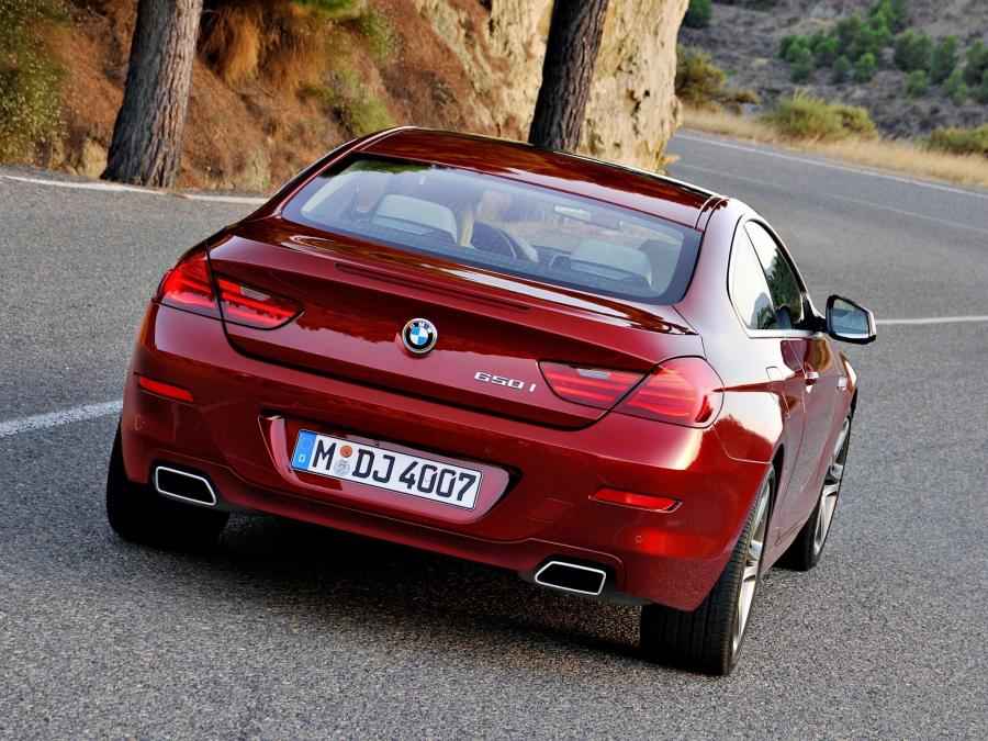  BMW 650i Coupe 2011 года  (фото 7 из 16)